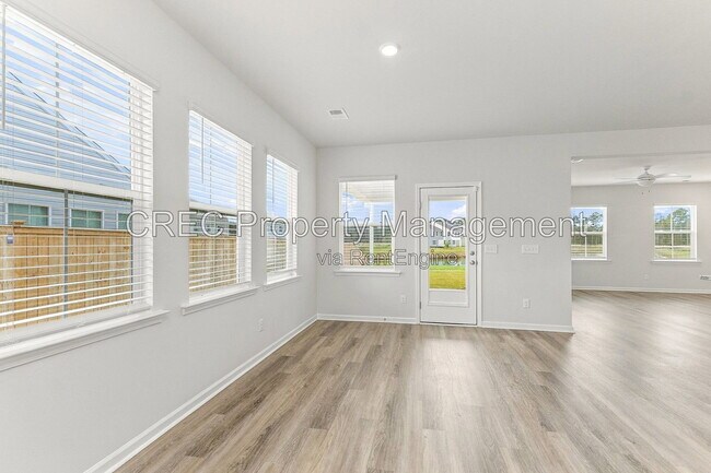 Building Photo - 123 Scout Dr