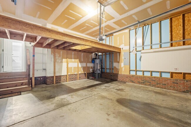 Building Photo - 8422 Bampton Dr