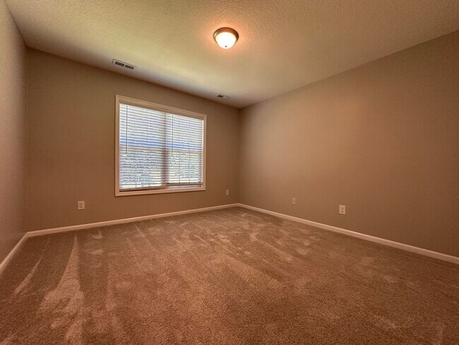 Building Photo - 102 Brookhaven Dr