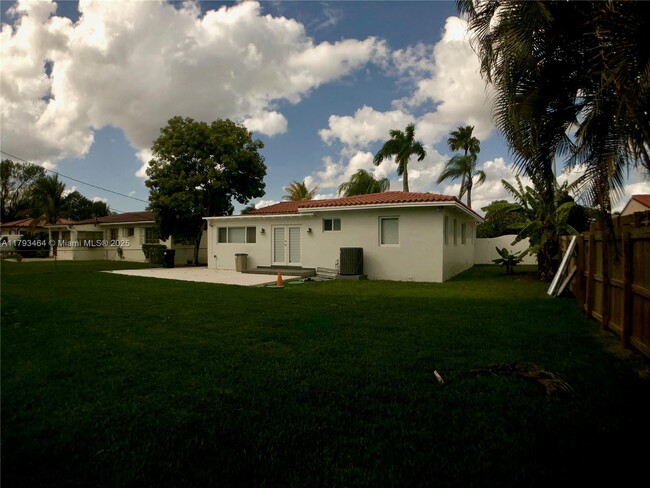 Building Photo - 6320 SW 24th St