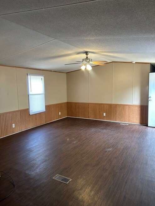 Building Photo - 506 Lakeview Cove
