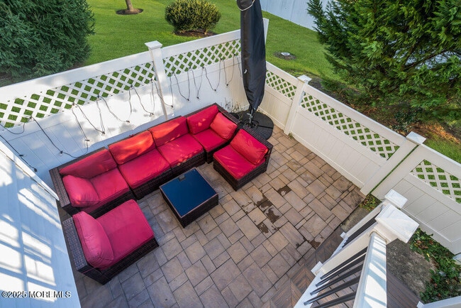 Building Photo - 40 Demarest Dr