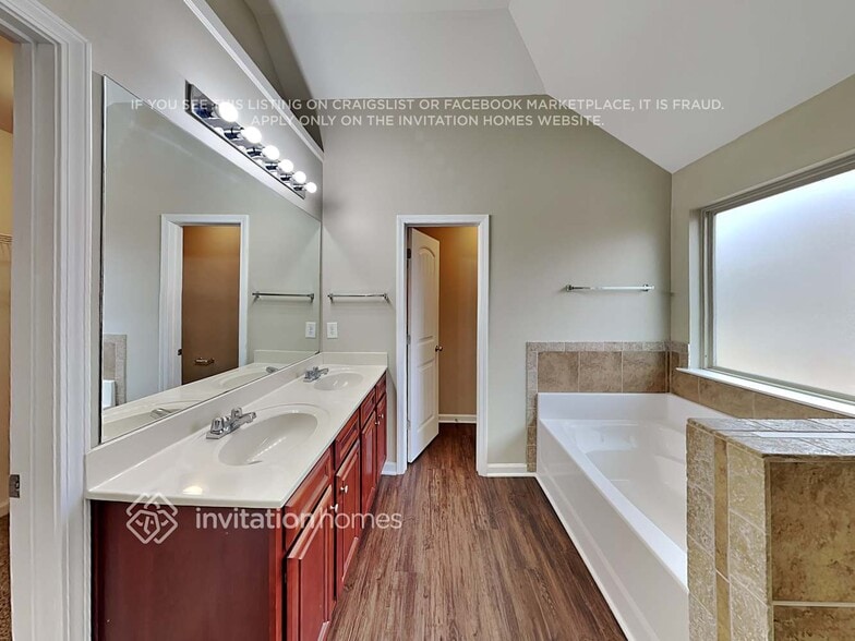 Building Photo - 777 Sunset Down Ct SW