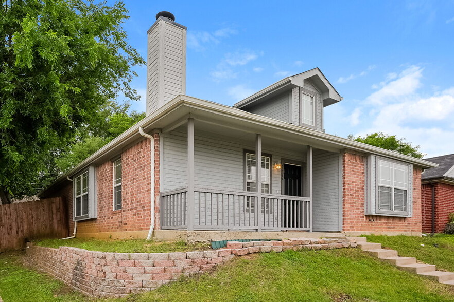 Building Photo - 2522 Esquire Dr