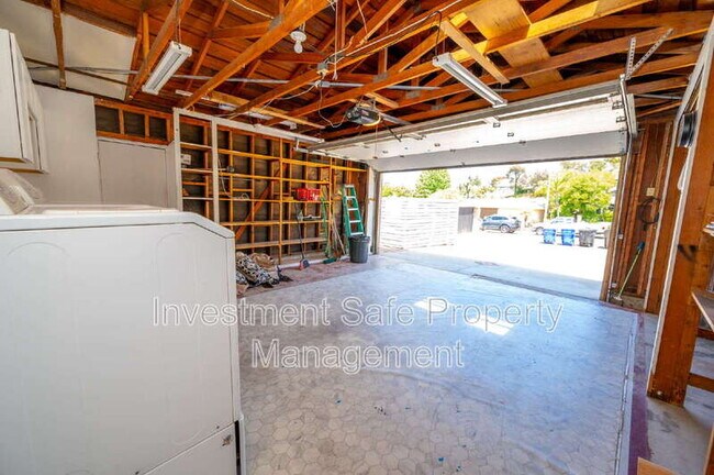 Building Photo - 6051 Bounty St