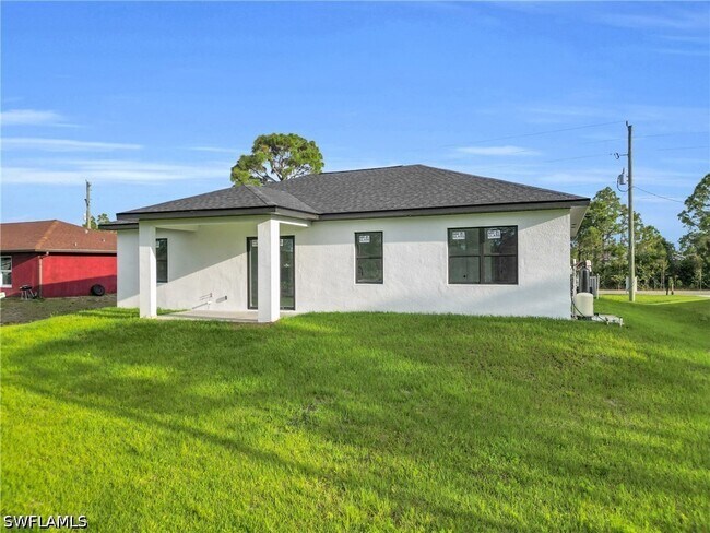 Building Photo - 3175 Sunshine Blvd N