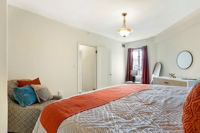 Building Photo - 20 Chapel St