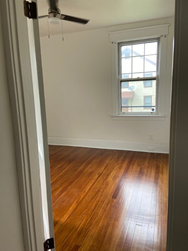 Building Photo - 550 Rose Hill Ave