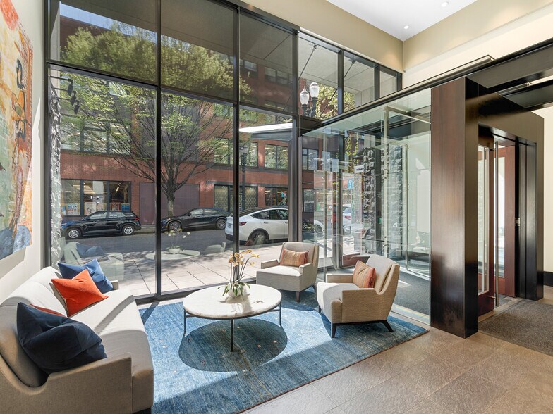 Building Photo - 1025 NW Couch St