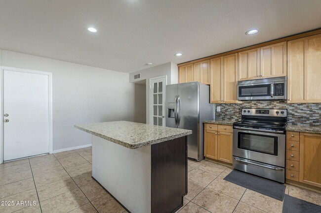 Building Photo - 2436 E Javelina Ave