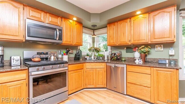 Building Photo - AVAILABLE - Waterfront Home!