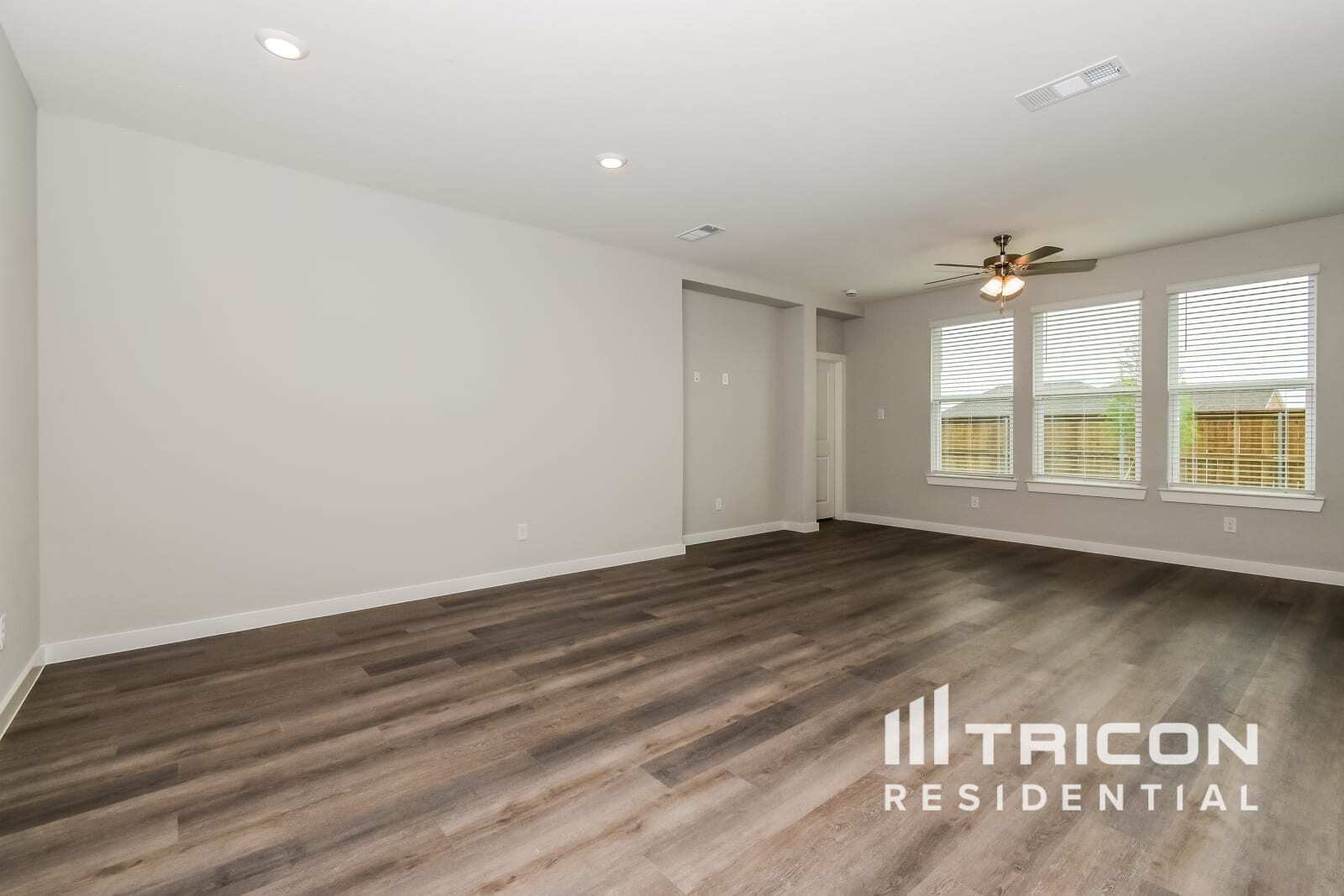 Building Photo - 2589 Dulaney Dr