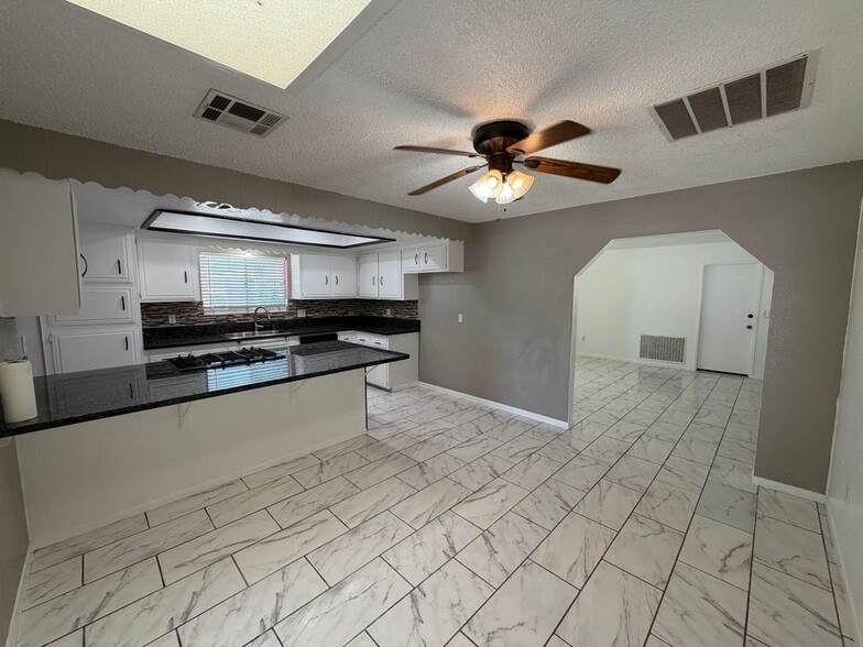 Building Photo - 26695 Tellis Pl