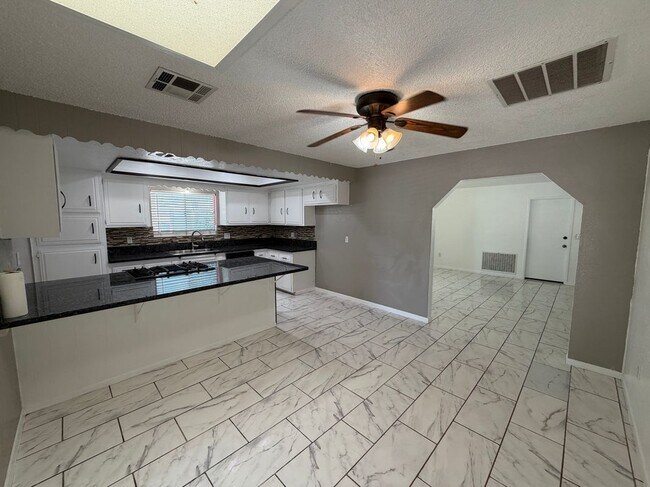 Building Photo - 26695 Tellis Pl