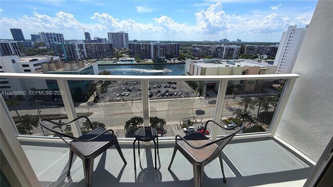 Building Photo - 3505 S Ocean Dr