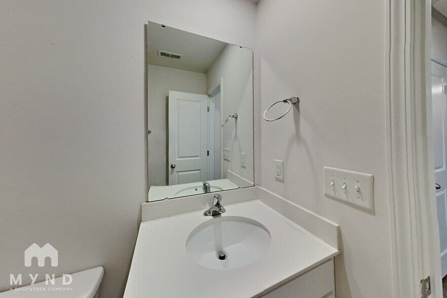 Building Photo - 6030 Elena Lynn Ct