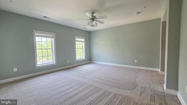 Building Photo - 3547 Goddard Way