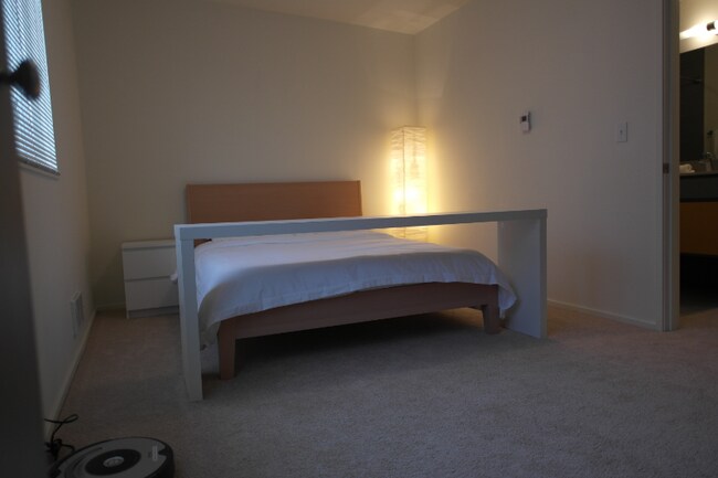 Building Photo - 1605 South Main St