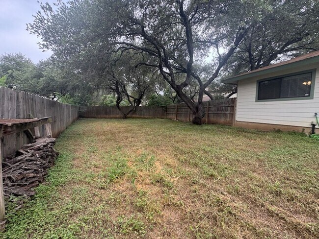 Building Photo - What a Gem! Spacious, Renovated 1-Story Ho...