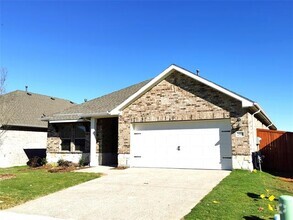 Building Photo - 2508 Lovegrass Ln