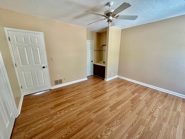 Building Photo - 107 Arcadia Ln