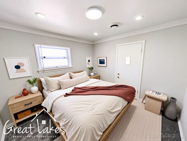 Building Photo - Cozy 2 Bedroom 1 Bathroom now available fo...