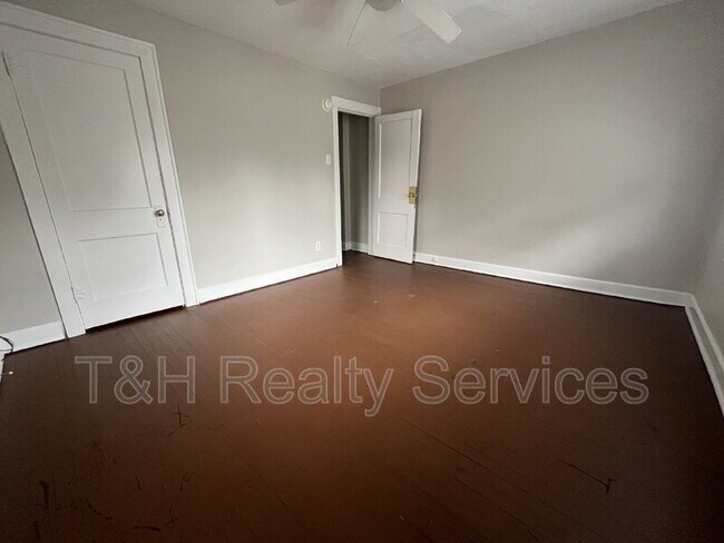 Building Photo - 4218 Carrollton Ave