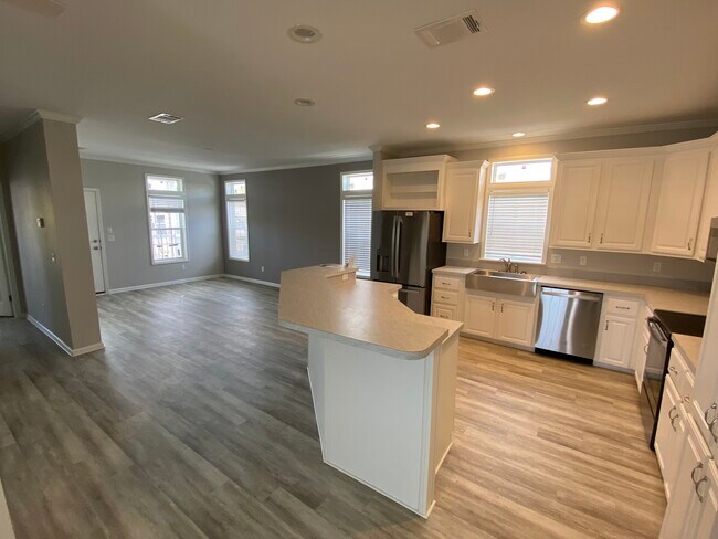 Building Photo - 39248 US Hwy 19 N