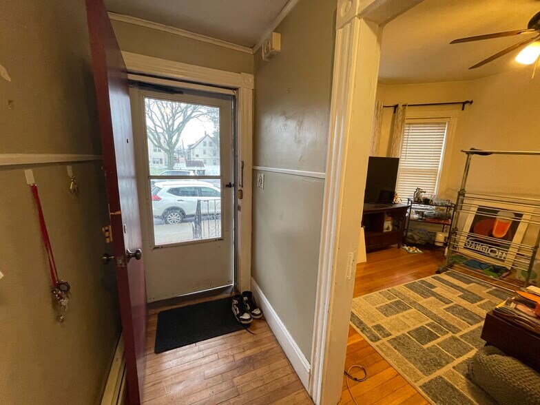 Building Photo - 375 Highland Ave