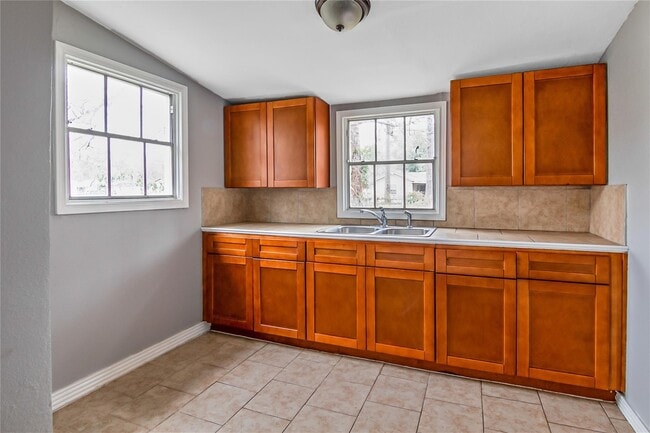 Building Photo - 7214 W Knoll St