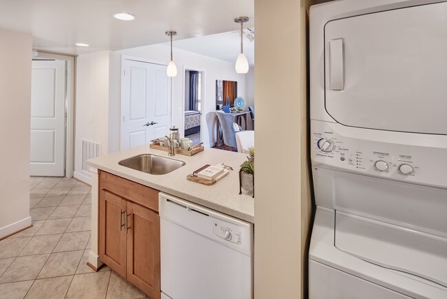 Building Photo - Henderson Park