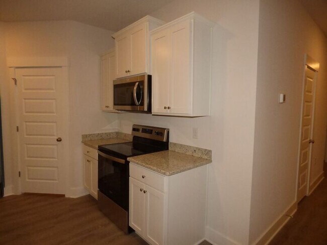 Building Photo - 5753 Danbury Blvd