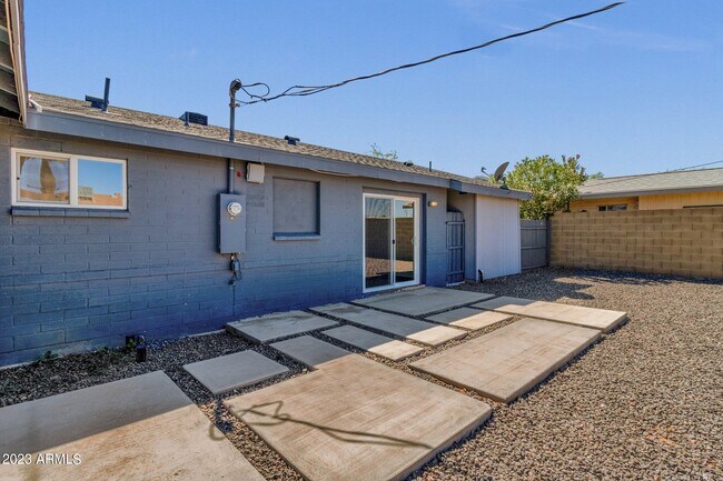 Building Photo - 7408 E Beatrice St