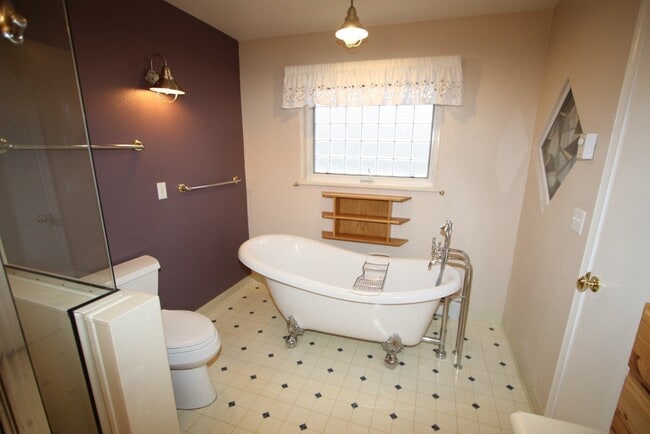 Building Photo - 23827 Chandelle Dr