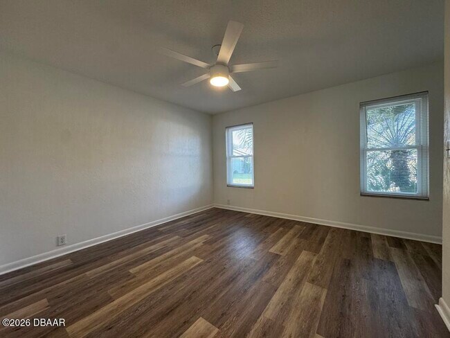 Building Photo - 1508 Poplar Dr