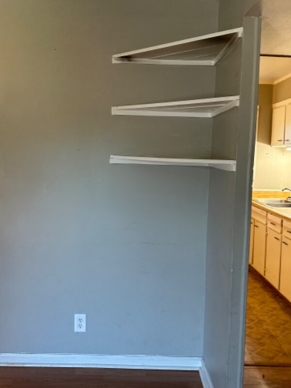 Building Photo - 346 S Skyline Dr