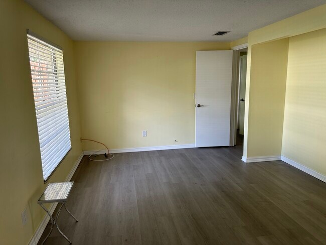Building Photo - Hillpoint Way