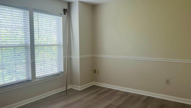 Building Photo - 6615 Buskin Ln