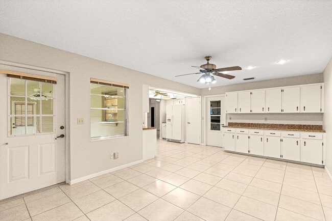 Building Photo - 8665 SW 94th St