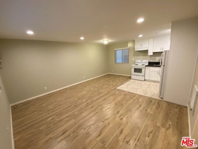 Building Photo - 3224 Chapman St