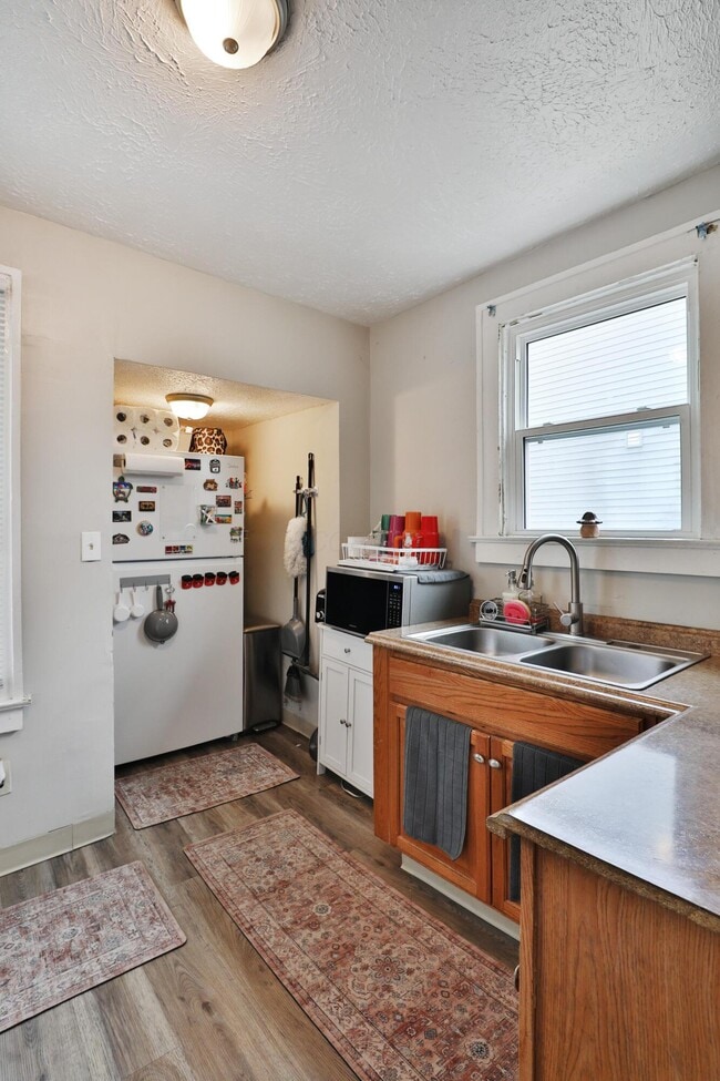 Building Photo - 1599 Mooberry St