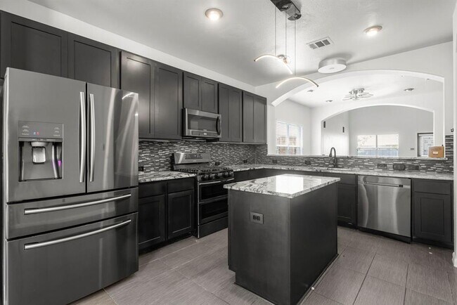 Building Photo - 4405 Bandice Ln