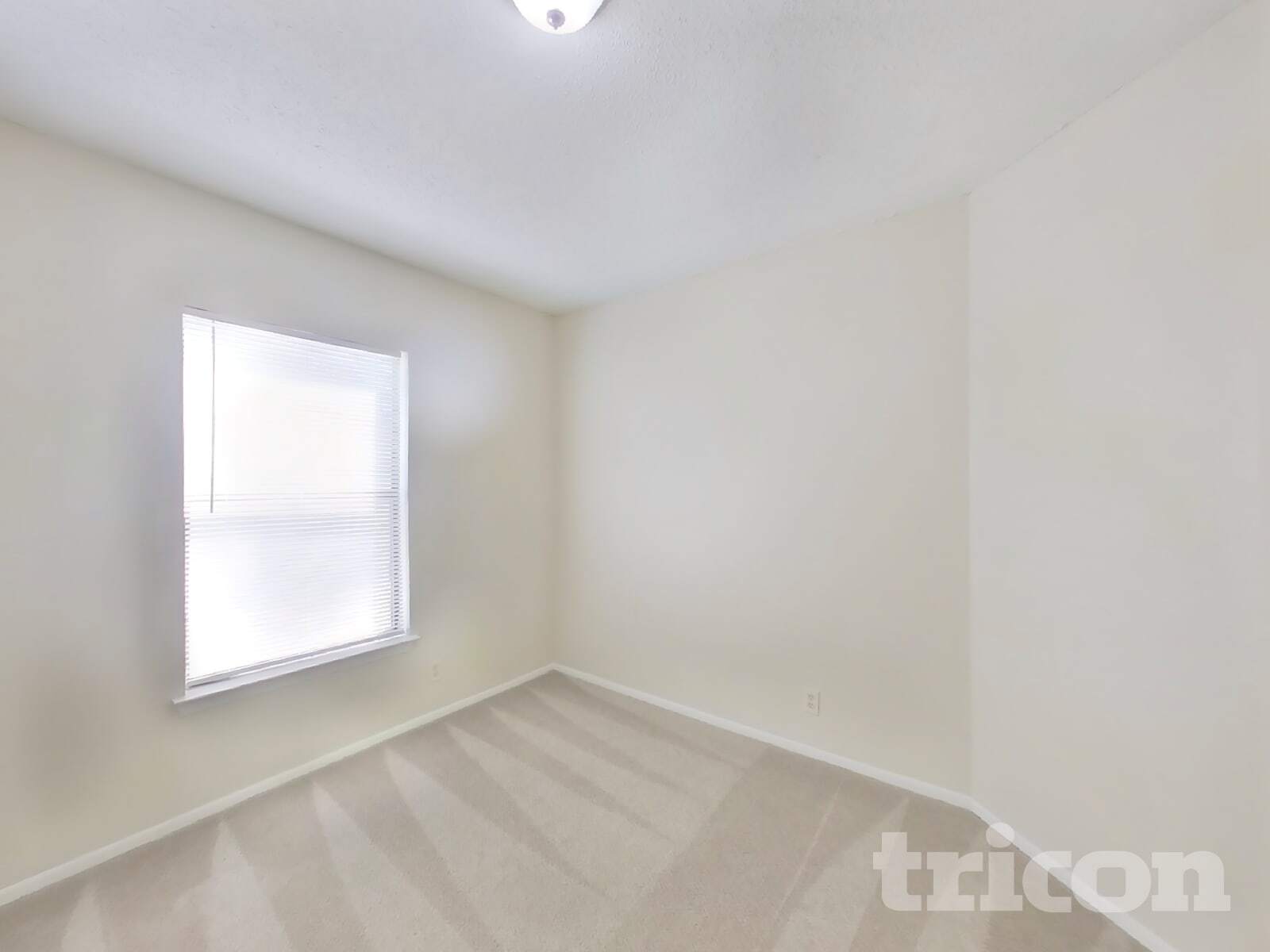 Building Photo - 10526 Kinderhook Dr