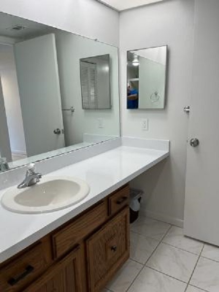 Guest Bathroom - 102 Mariner Dr