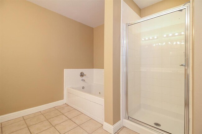 Building Photo - 18202 Cole Bridge Ct