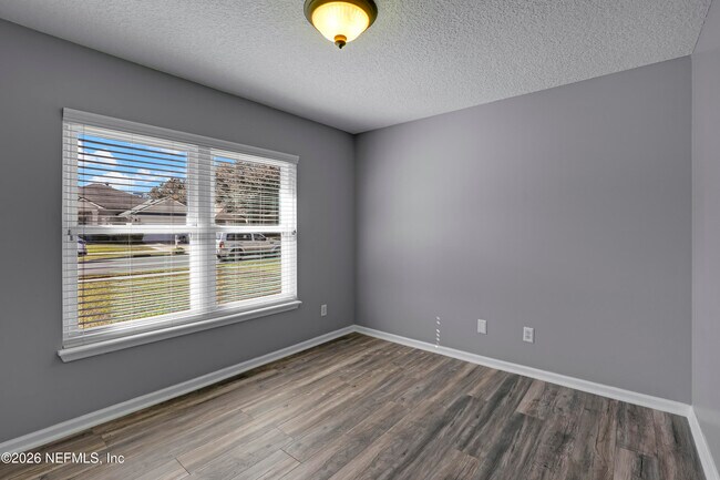 Building Photo - 695 Sid Dr