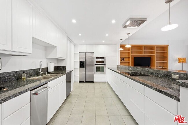 Building Photo - 515 Ocean Ave