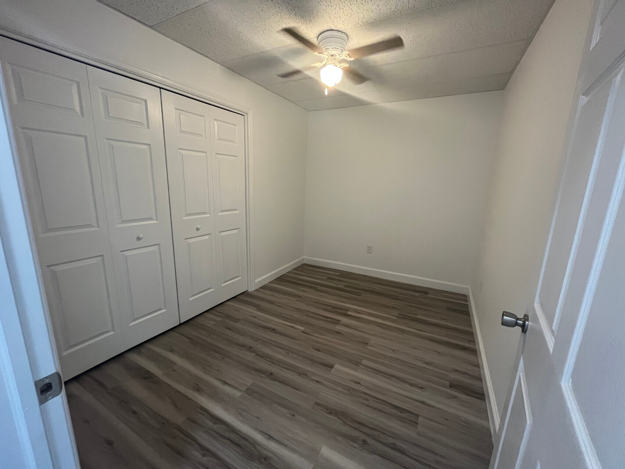 1 large bedroom - 36 N Main St