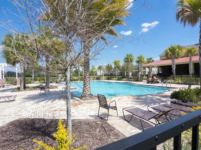 Building Photo - BEAUTIFUL LAKE VIEW AND CORNER LOT HOME WI...