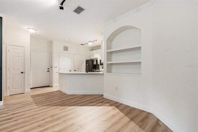 Building Photo - 10108 Courtney Oaks Cir